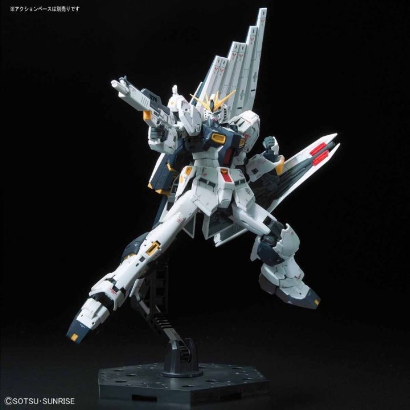 Em estoque: Kit de montagem de - Bandai Model Gundam Rg avaliação e preço